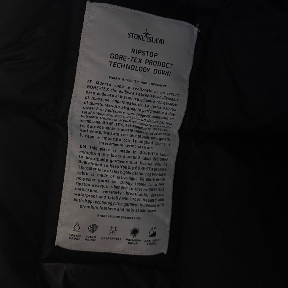STONE ISLAND
Ripstop Gore-tex Tech Down Jacket In Green - Picture 6 of 8